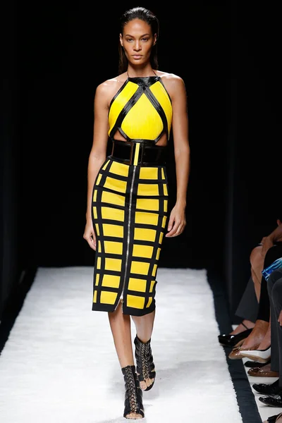 Look 10